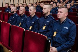 Policjanci reprezentujący poszczególne garnizony.