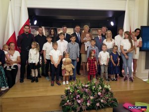 Zdjęcie grupowe uczestników uroczystości