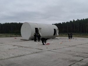 Funkcjonariusze szkolą się z zakresu oględzin i zabezpieczenia miejsca zdarzenia