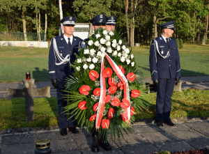 oddano hołd poległym w Palmirach - delegacja składa wieniec na grobach