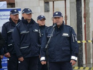 Na zdjęciu znajdują się policjanci biorący udział w uroczystości