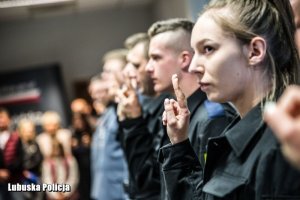policjanci przyjęci do lubuskiej Policji podczas ślubowania