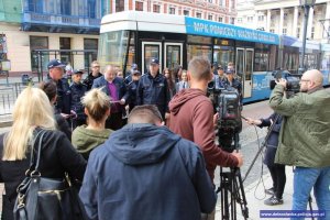 Uczestnicy briefingu dot. akcji profilaktycznej „Komunikacją do bezpieczeństwa