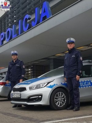 dwaj policjanci uratowali życie mężczyzny