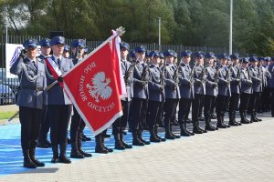 kompania reprezentacyjna ze sztandarem komendy