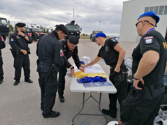 Policjanci XXX rotacji Jednostki Specjalnej Polskiej Policji w Kosowie na wspólnych ćwiczeniach z przedstawicielami KFOR-u.