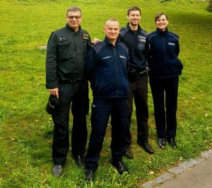 Polscy policjanci wraz z czeskimi funkcjonariuszami