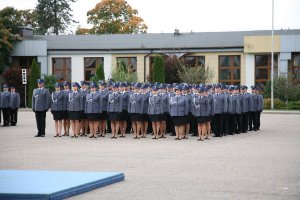 uroczysta promocja oficerska - pododdział policjantów tuż przed mianowaniem