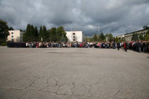 uroczysta promocja oficerska - plac apelowy WSPol - uczestnicy i goście - widok ogólny