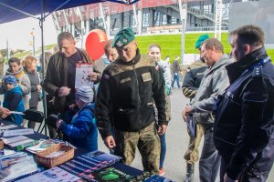 stoisko promocyjne Biura Komunikacji Społecznej Komendy Głównej Policji