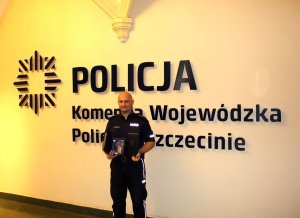 Asp. szt. Marek Rennert  z nagrodą