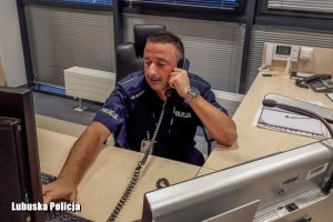 Dyżurny który odebrał telefon i wysłał patrol