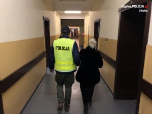 Zatrzymana obok policjanta