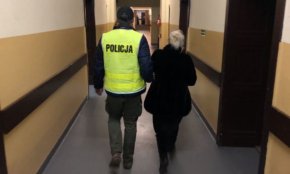 zatrzymana obok policjanta