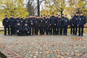 Policjanci przed wyjściem ze Szkoły Policji.