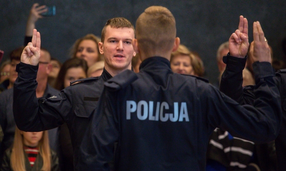 policjanci podczas ślubowania