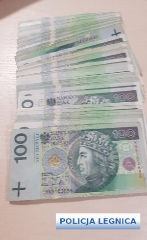 Banknoty po 100 zł