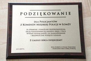 podziękowanie złożone na ręce policjantów