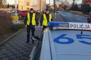 Patrol policjantów na ulicach Pszczewa.