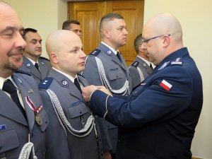 Uroczystość wręczenia odznaczeń i awansów funkcjonariuszom Głównego Sztabu Policji KGP