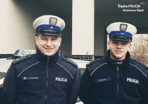 Policjanci, którzy eskortowali rodzącą kobietę