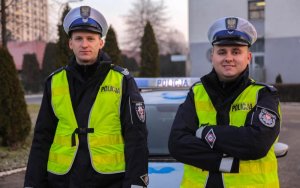 policjanci sierż. sztab. Kamil Szumny i sierż. Konrad Rachwał z grupy &quot;SPEED&quot; KWP Kraków