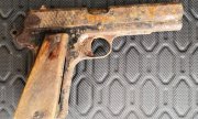 Odnaleziony zabytkowy pistolet z 1936 roku.