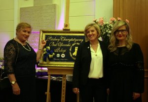 pracownicy Fundacji Pomocy Wdowom i Sierotom po poległych policjantach