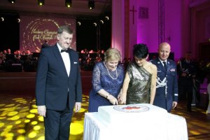 prezes Fundacji Pomocy Wdowom i Sierotom po poległych policjantach oraz małżonka KGP