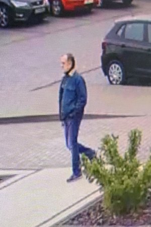 Zdjęcie z monitoringu poszukiwanego mężczyzny