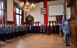 uczestnicy uroczystości wprowadzenia nowego szefa zachodniopomorskiej Policji zgromadzeni w sali