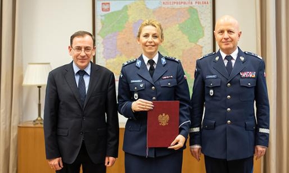 minister spraw wewnętrznych i administracji, komendant Główny policji oraz insp. dr hab. Iwona Klonowska