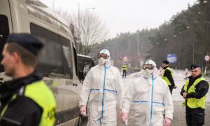 Policja wspiera w utrzymaniu kwarantanny w Polsce