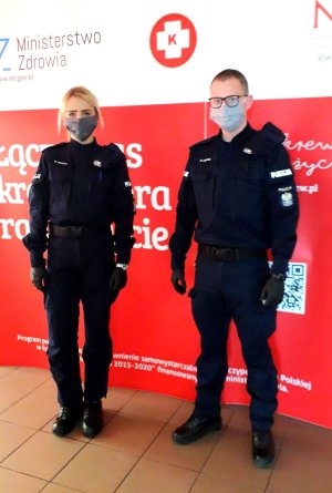 policjanci, którzy oddawali krew