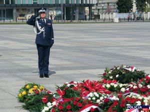 złożenie wieńca przed Pomnikiem Ofiar Tragedii Smoleńskiej 2010 roku w Warszawie