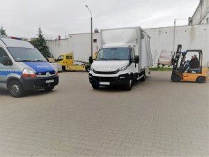 Ładowanie alkoholu na samochód