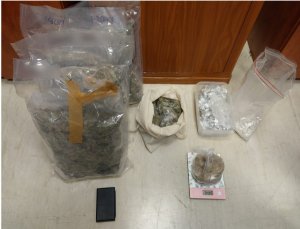 narkotyki zabezpieczone przez policjantów