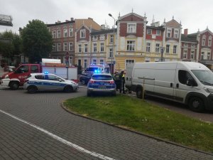 &quot;Policjanci pracują na miejscu zdarzenia&quot;&gt;