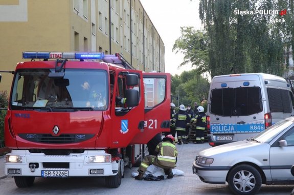 Służby na miejscu pożaru w Rybniku, Boguszowicach