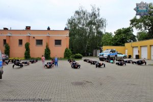 policjanci biorący udział w akcji #Gaszynchallenge