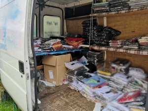 odzież z podrobionymi zastrzeżonymi znakami towarowymi na pace