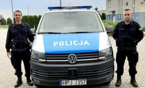 Policjanci którzy uratowali mężczyznę