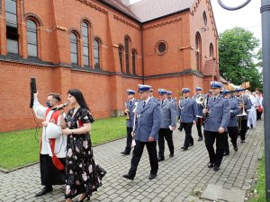 Policjanci idą