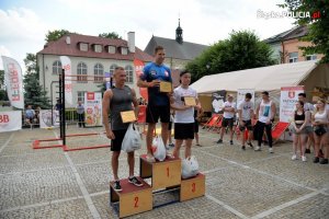 Mężczyźni na podium