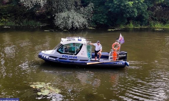 policja wodna na rzece