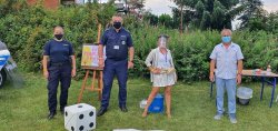 policjanci na spotkaniu profilaktycznym z dziećmi