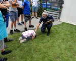 policjantka prowadzi lekcje profilaktyczną z dziećmi