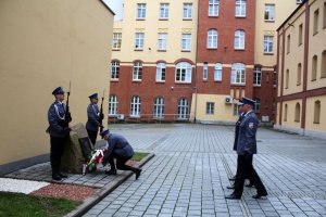 Na zdjęciach widzimy policjantów obchodzących święto Policji