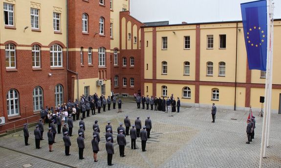 na zdjęciu widzimy policjantów obchodzących święto Policji