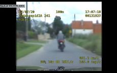 nietrzeźwy motocyklista, który jechał w terenie zabudowanym prawie 140 km/h